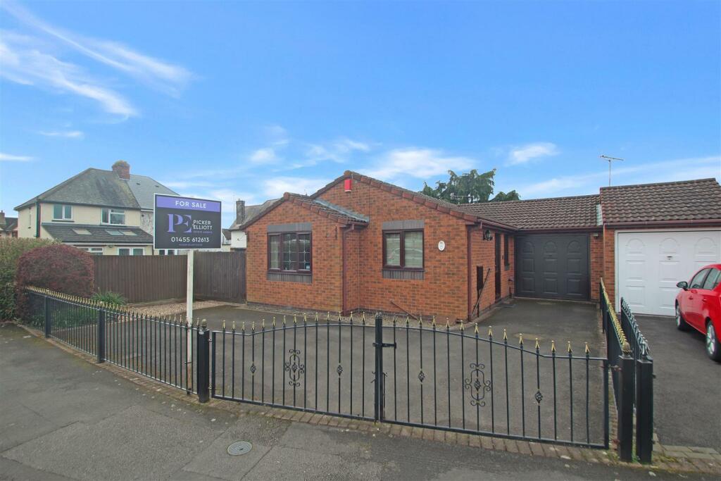 2 bedroom detached bungalow for sale in Thirlmere Road, Hinckley, LE10