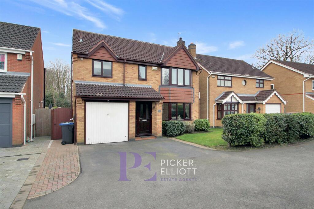 4 bedroom detached house for sale in Briarmead, Burbage, LE10