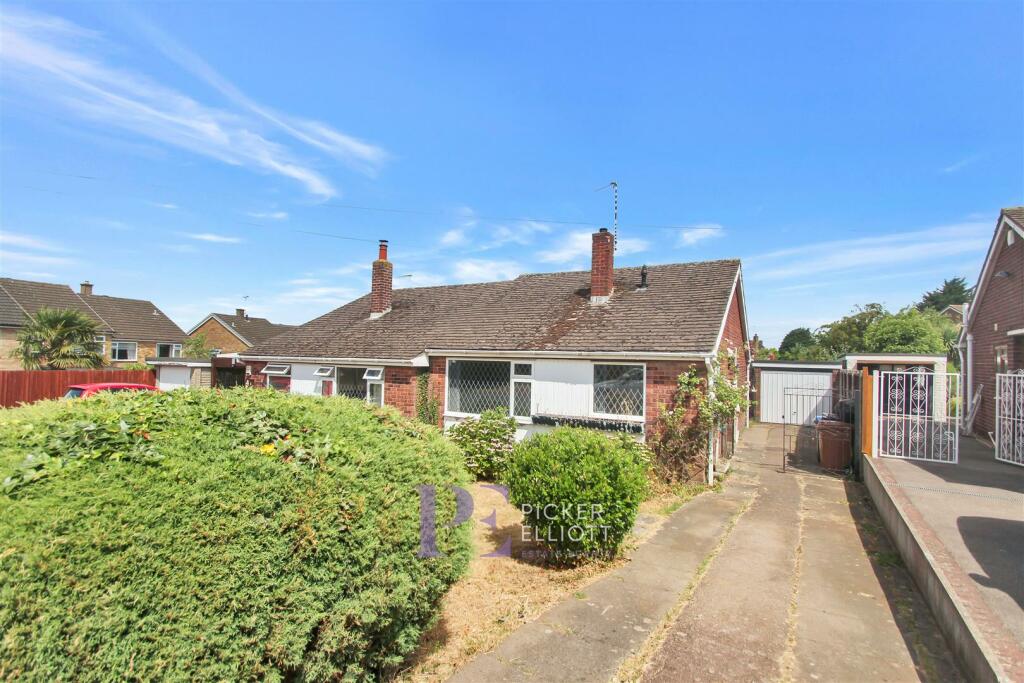 2 bedroom semidetached bungalow for sale in Alfreton Close, Burbage, LE10