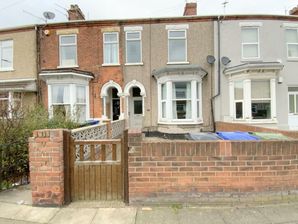 4 bedroom terraced house for sale in Welholme Road, Grimsby, DN32