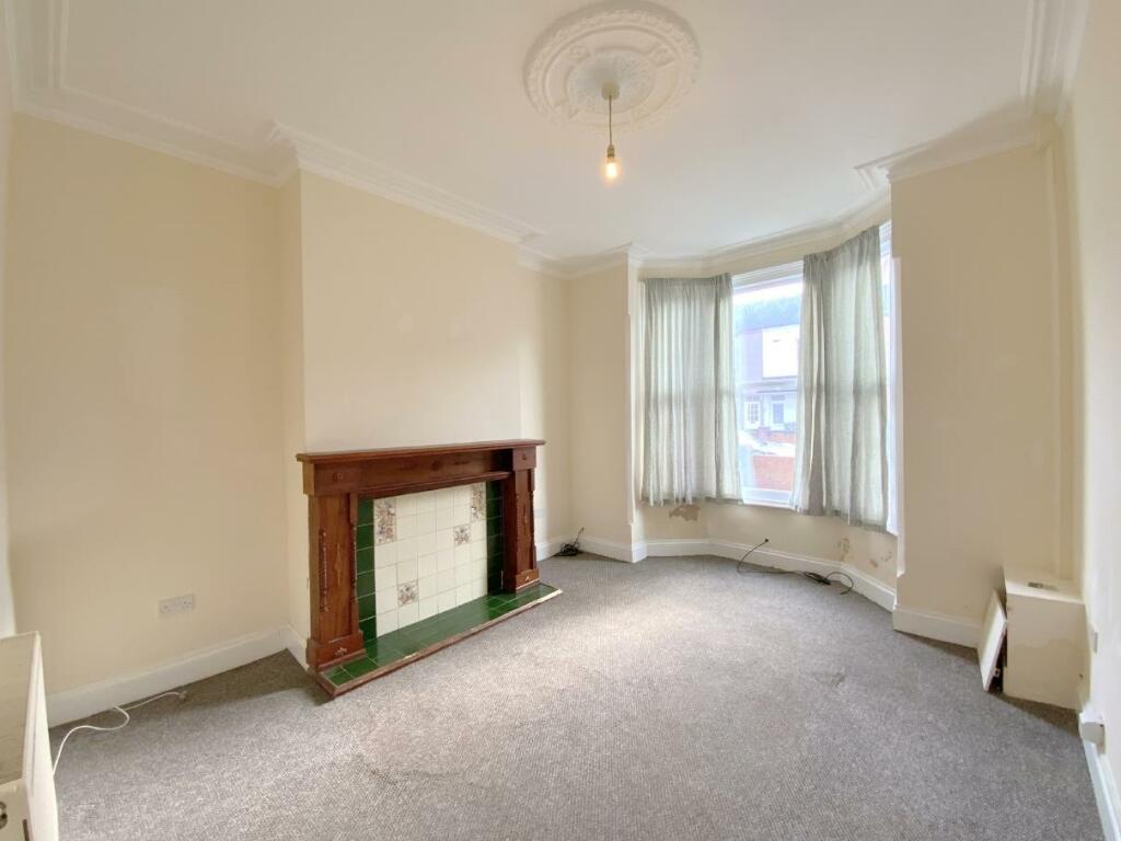 4 bedroom terraced house for sale in Welholme Road, Grimsby, DN32