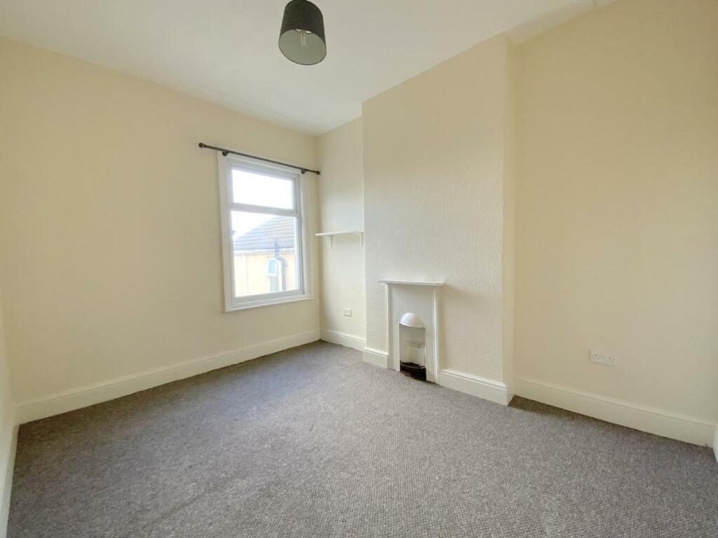 4 bedroom terraced house for sale in Welholme Road, Grimsby, DN32