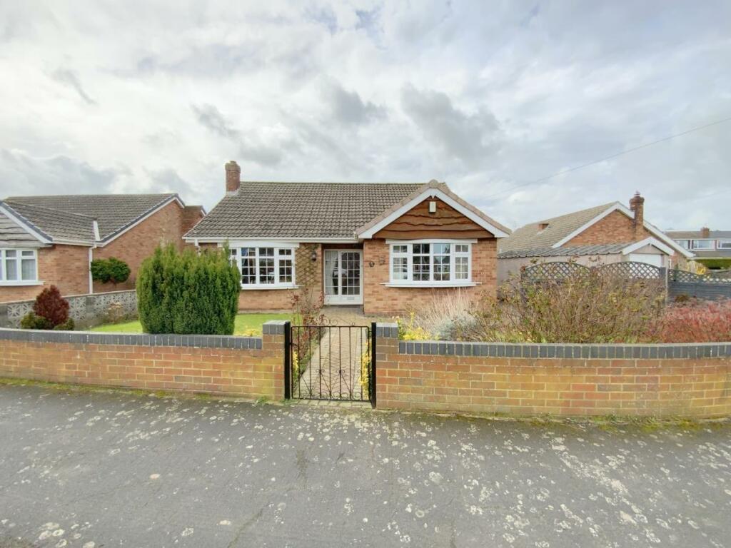 3 bedroom detached bungalow for sale in Plumtree Lane, North Thoresby, Grimsby, DN36