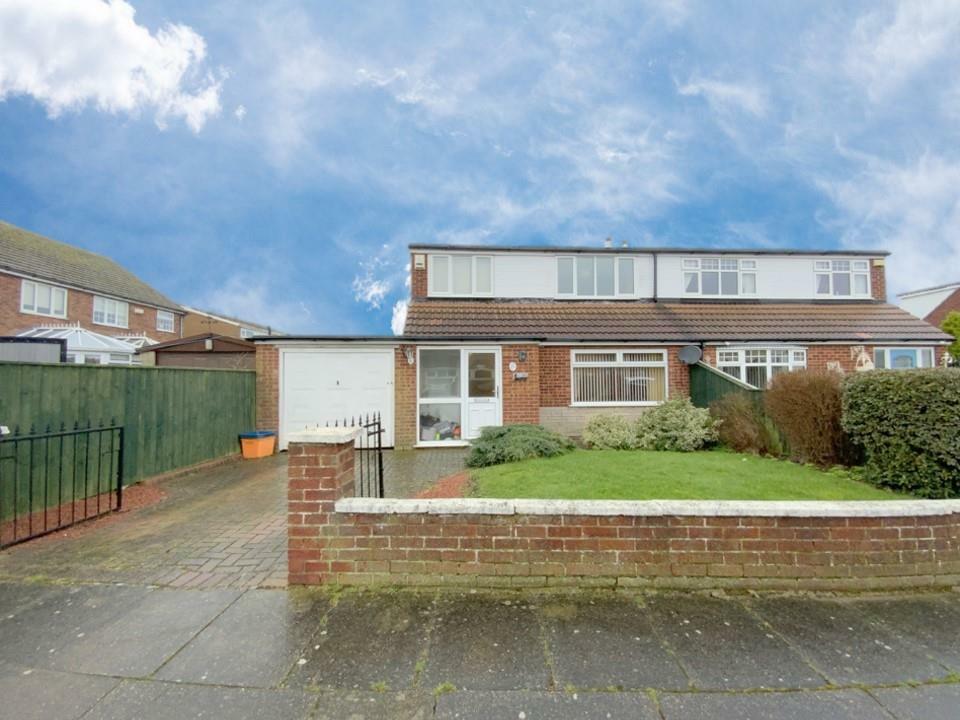 3 bedroom semidetached bungalow for sale in Swaby Drive, Cleethorpes, DN35