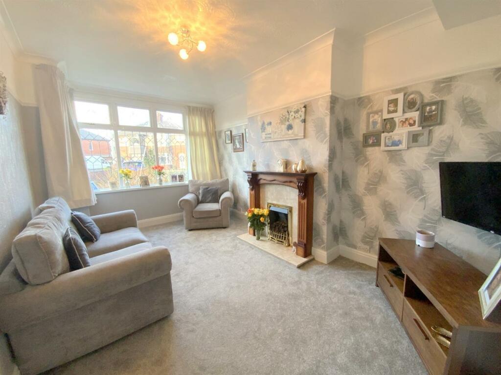 3 bedroom end of terrace house for sale in Campden Crescent