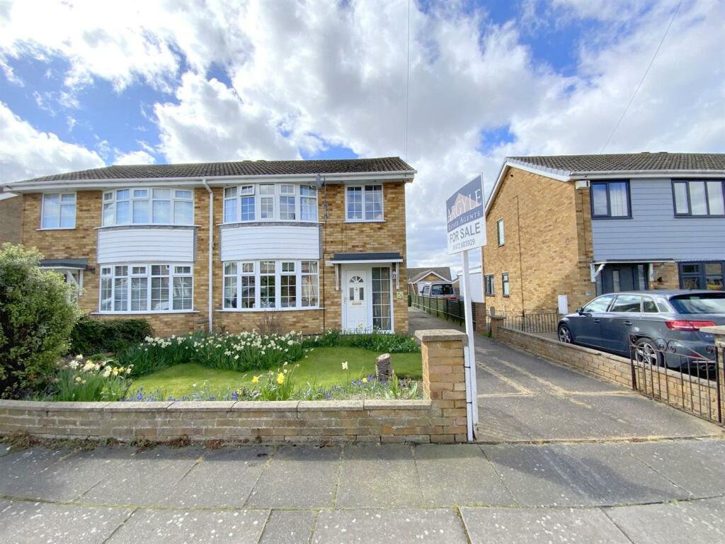 3 bedroom semidetached house for sale in Bolingbroke Road, Cleethorpes