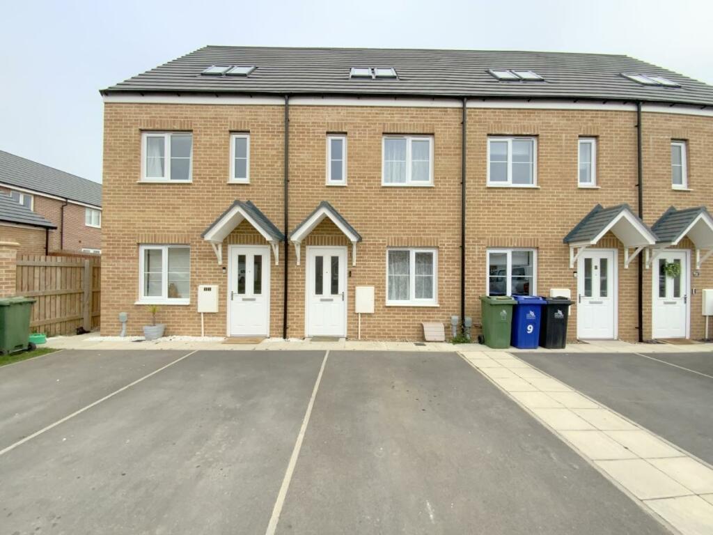 3 bedroom terraced house for sale in Eagle Drive, Humberston, DN36