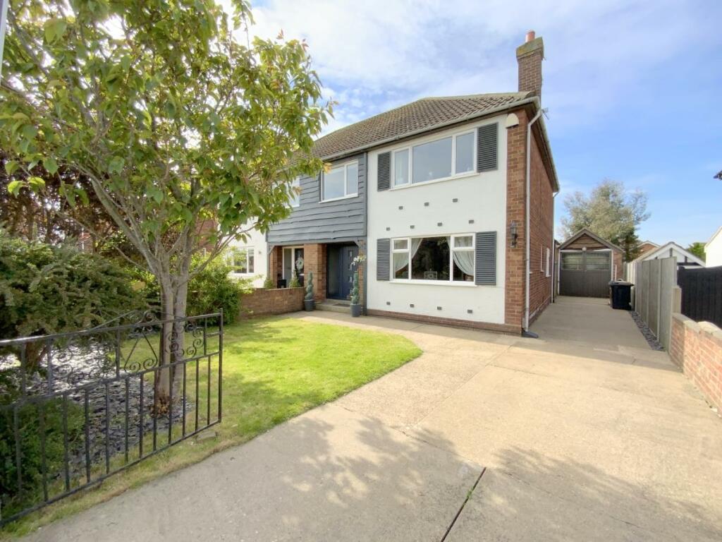 3 bedroom semidetached house for sale in Pearson Road, Cleethorpes, DN35