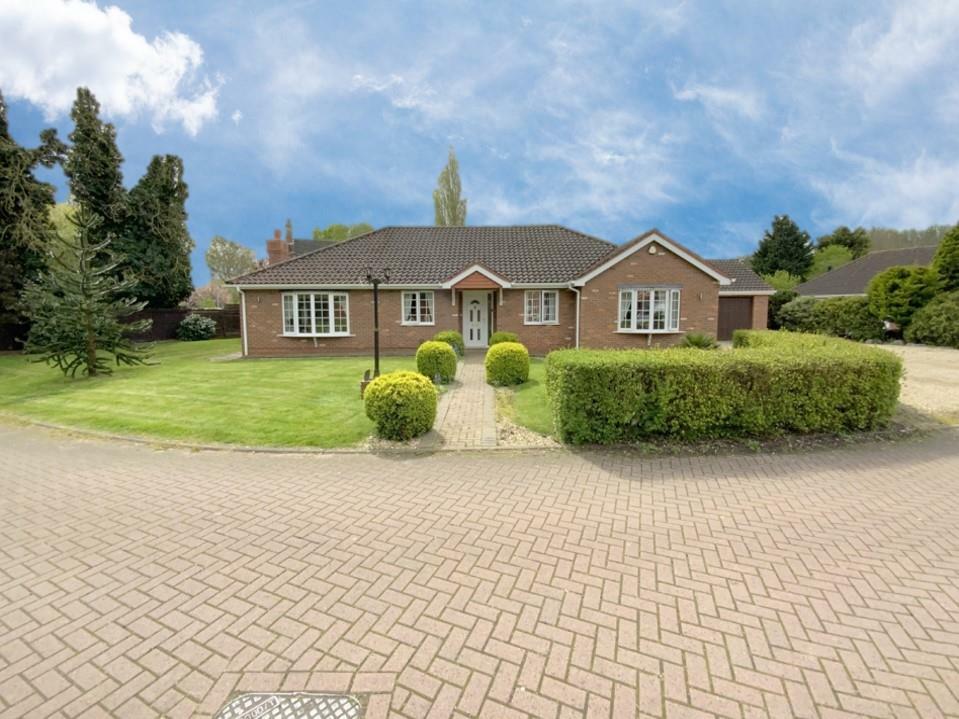 4 bedroom detached bungalow for sale in Stansfield Gardens, Immingham, DN40