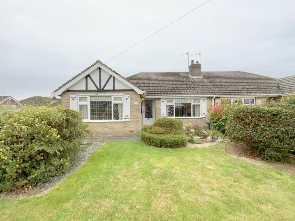 3 Bedroom Semi Detached Bungalow For Sale In St Marks Road Humberston