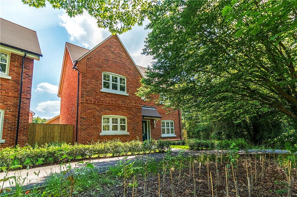 3 bedroom detached house for sale in North Lodge Farm, Hayley Green