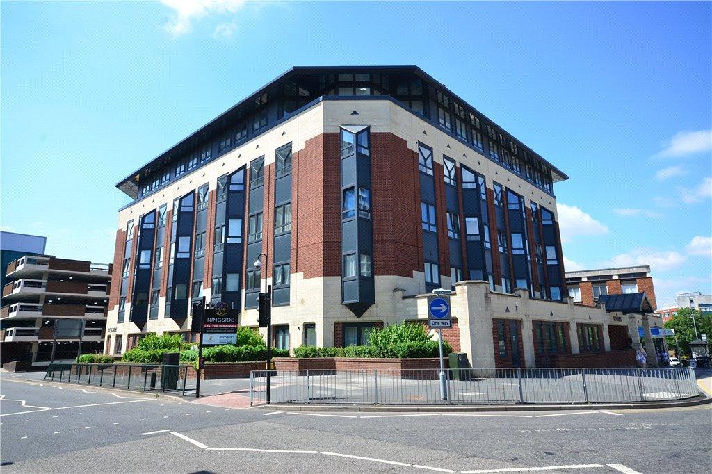 2 bedroom apartment for sale in High Street, Bracknell, Berkshire, RG12