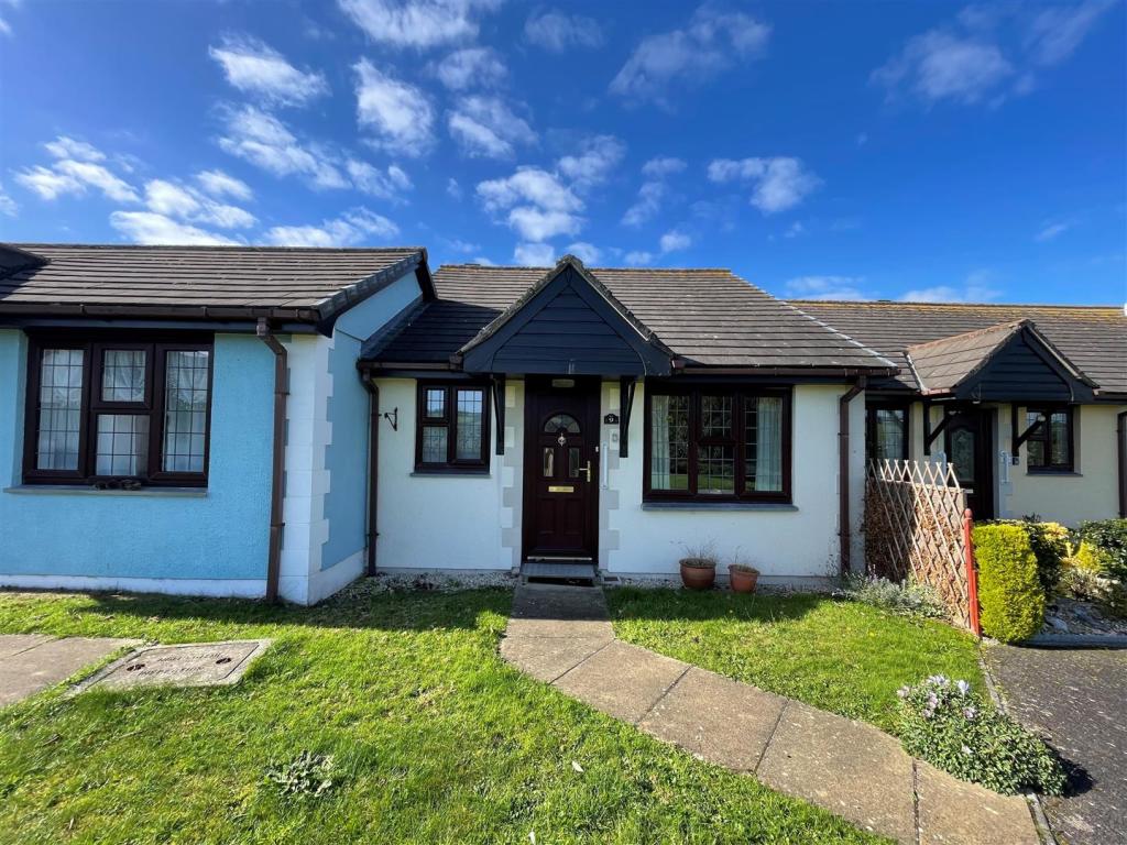 2 bedroom terraced bungalow for sale in Rawlings Lane, Fowey, PL23