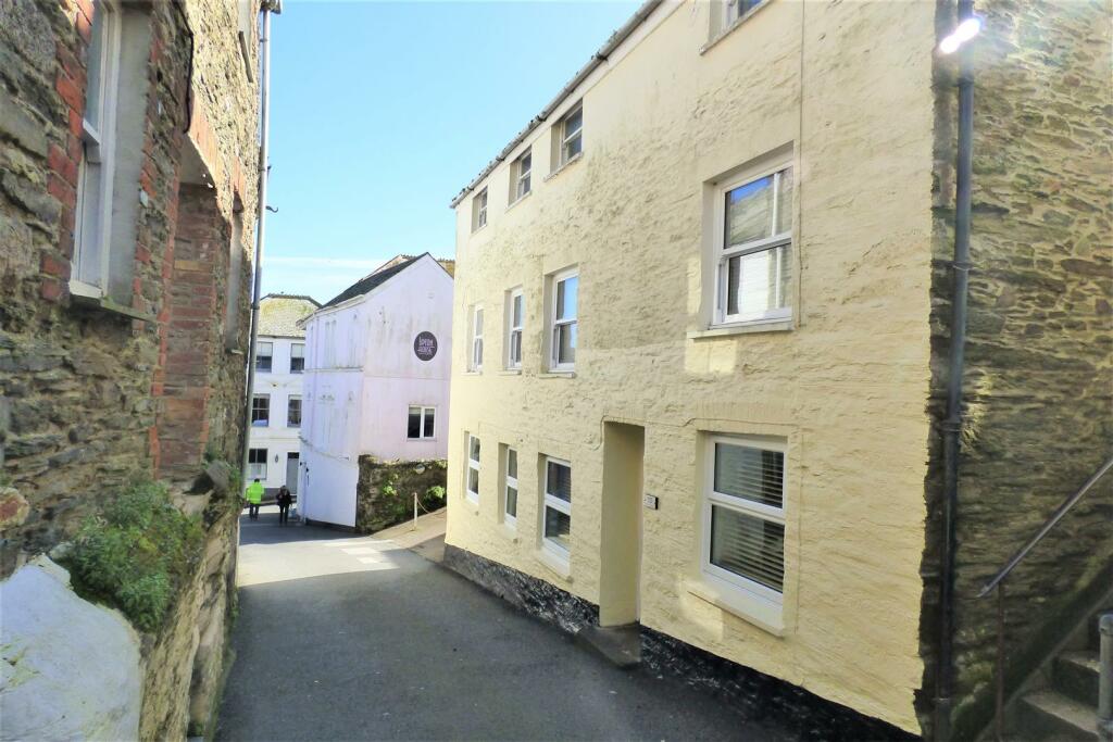 2 bedroom apartment for sale in Lostwithiel Street, Fowey, PL23