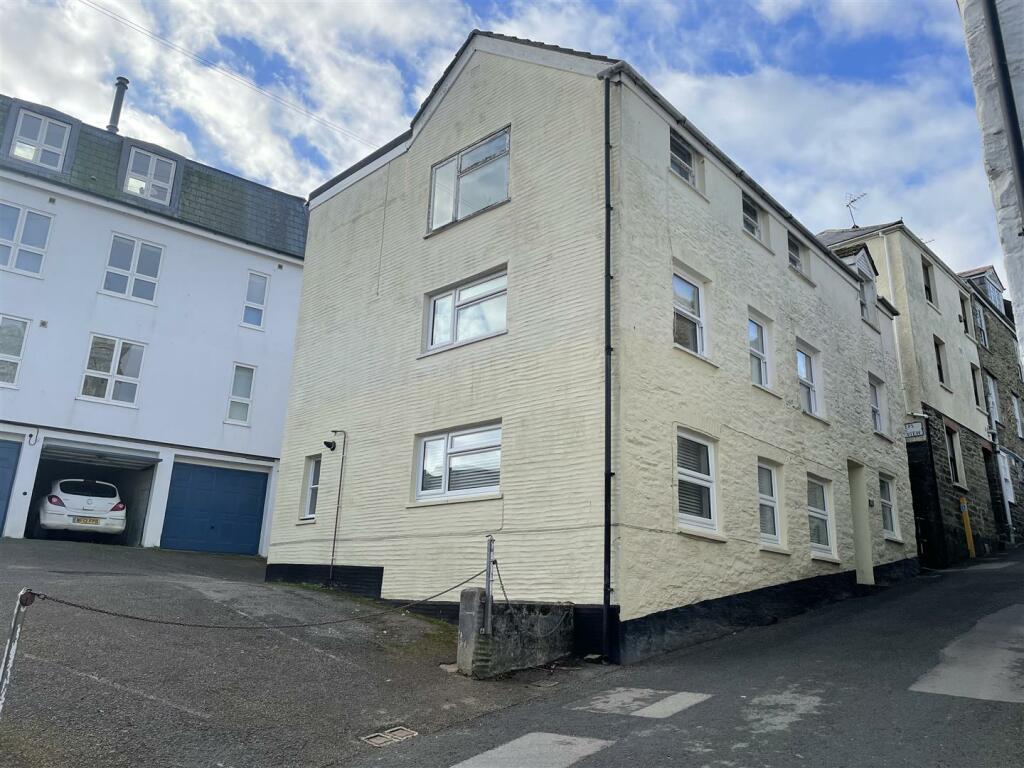 2 bedroom apartment for sale in Lostwithiel Street, Fowey, PL23