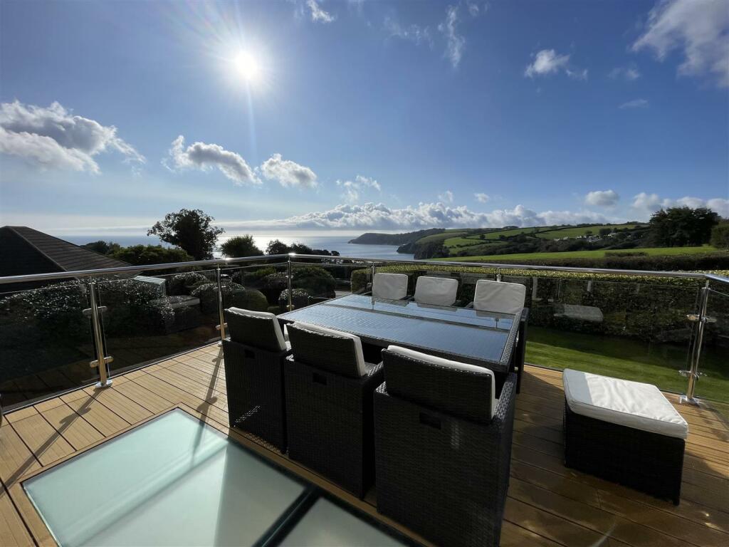 5 bedroom detached house for sale in Porthpean Beach Road, St. Austell