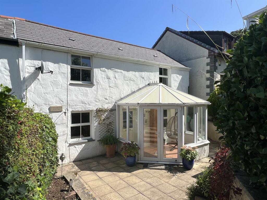 3 bedroom semidetached house for sale in Porthmeor Road, St. Austell, PL25