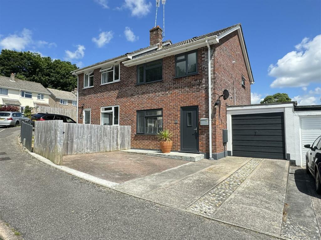 3 bedroom semidetached house for sale in Polgover Way, St. Blazey, Par