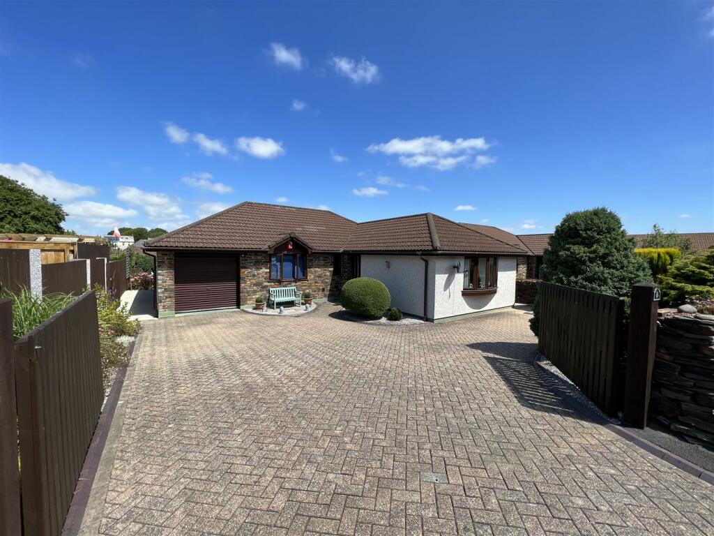 3 bedroom detached bungalow for sale in Tregarrick Road, Roche, St ...