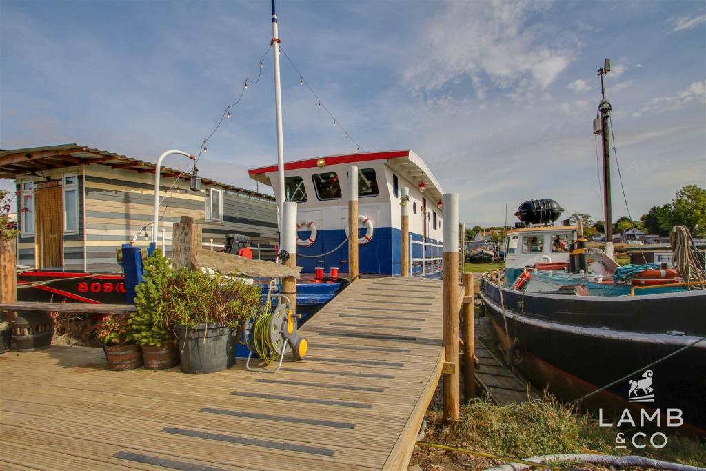 3 bedroom house boat for sale in Mill Street, St. Osyth, CO16