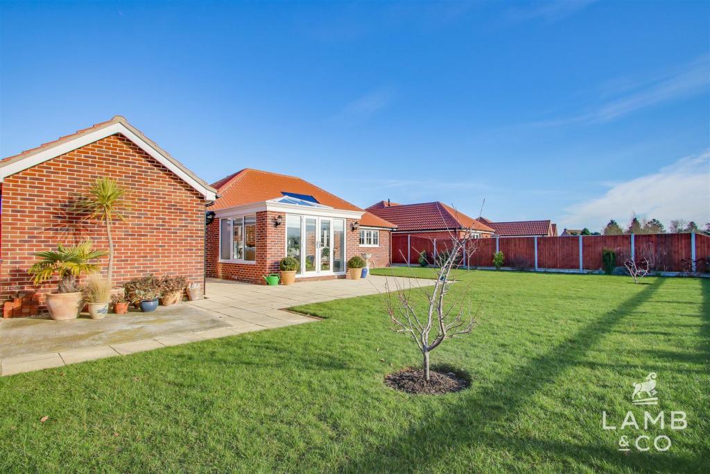 3 bedroom detached bungalow for sale in Mill Lane, Weeley Heath, CO16