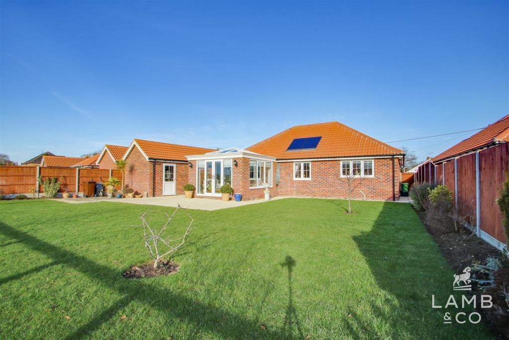 3 bedroom detached bungalow for sale in Mill Lane, Weeley Heath, CO16