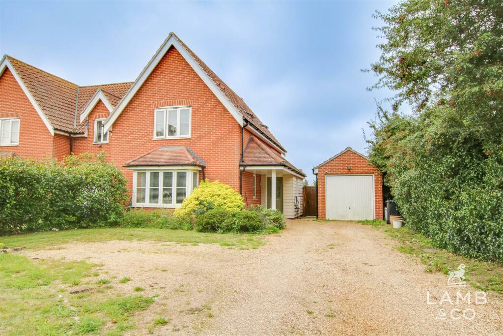 3 bedroom semidetached house for sale in Homing Road, Little Clacton, CO16