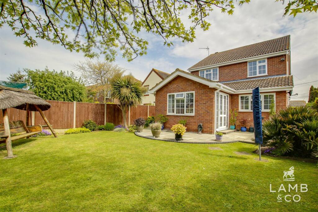 4 bedroom detached house for sale in Mayes Lane, Ramsey, CO12
