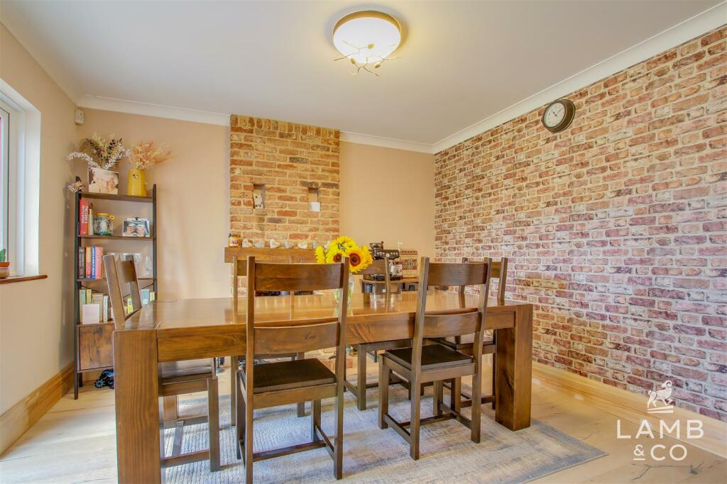 Additional property image - The Gardens, East Clacton