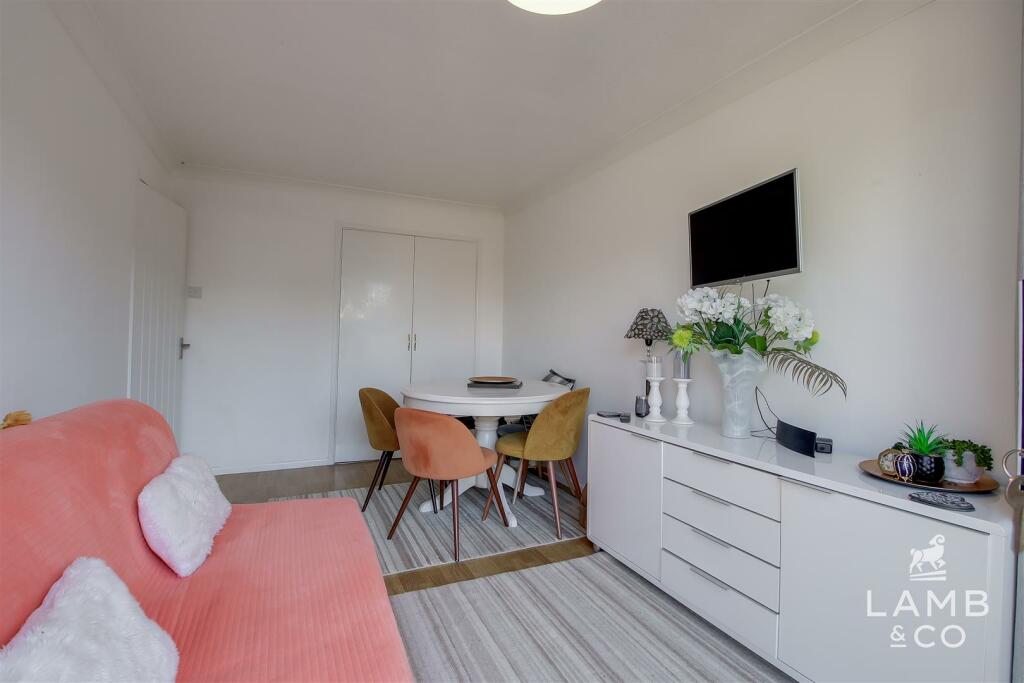 Additional property image - London Road, Great Clacton