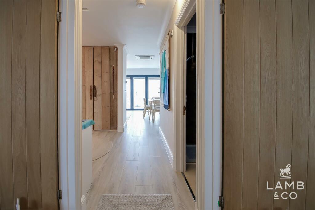 Additional property image - Eastern Promenade, Point Clear Bay