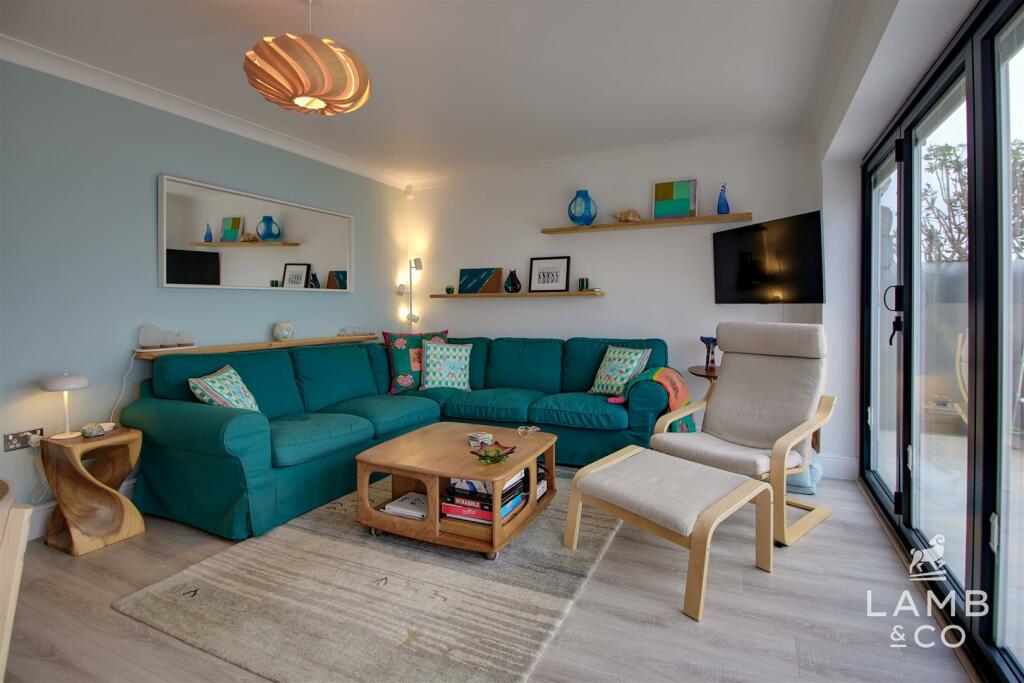 Additional property image - Eastern Promenade, Point Clear Bay
