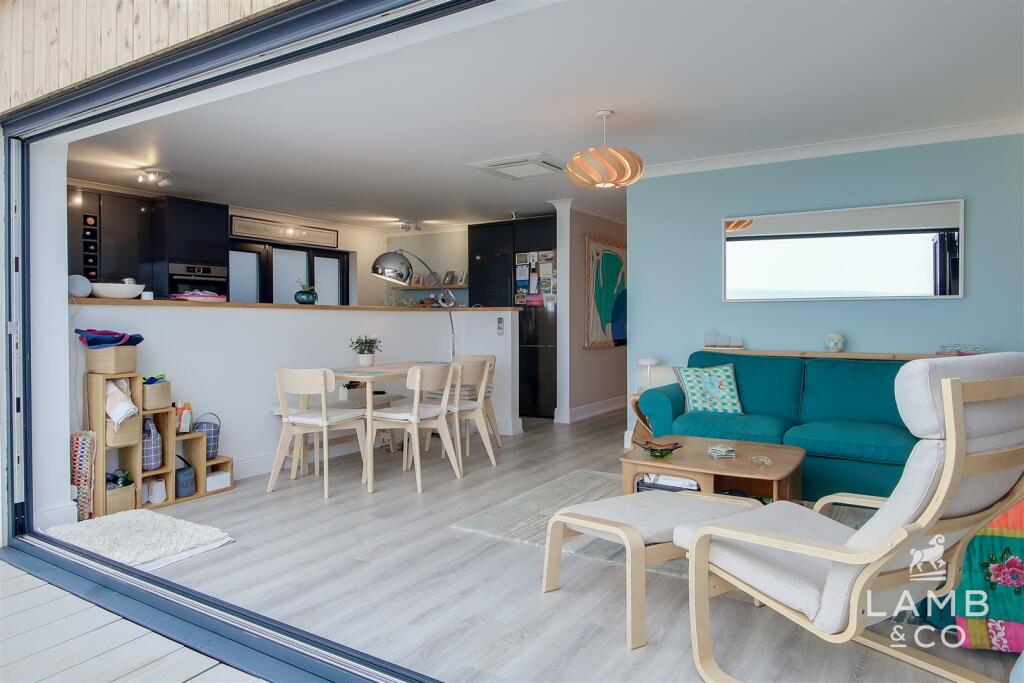 Additional property image - Eastern Promenade, Point Clear Bay
