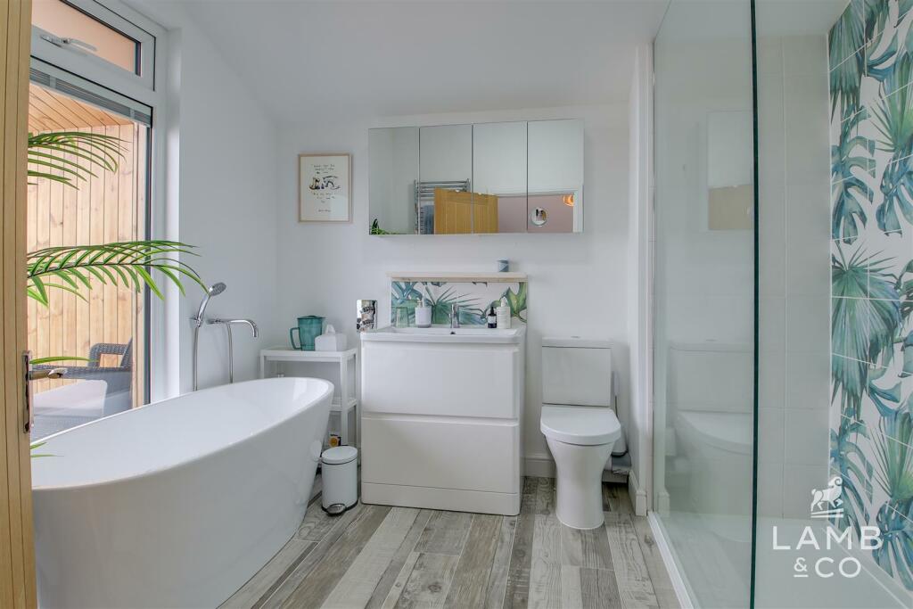 Additional property image - Eastern Promenade, Point Clear Bay