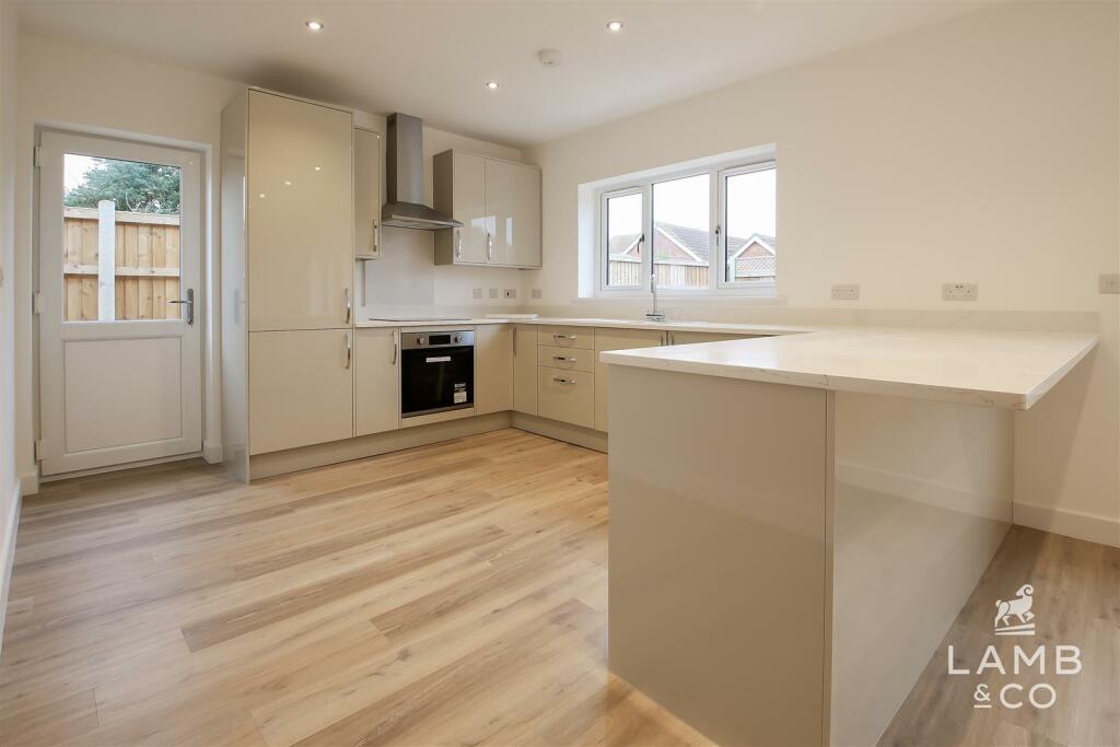 Additional property image - Turpins Lane, Kirby Cross, Frinton-On-Sea