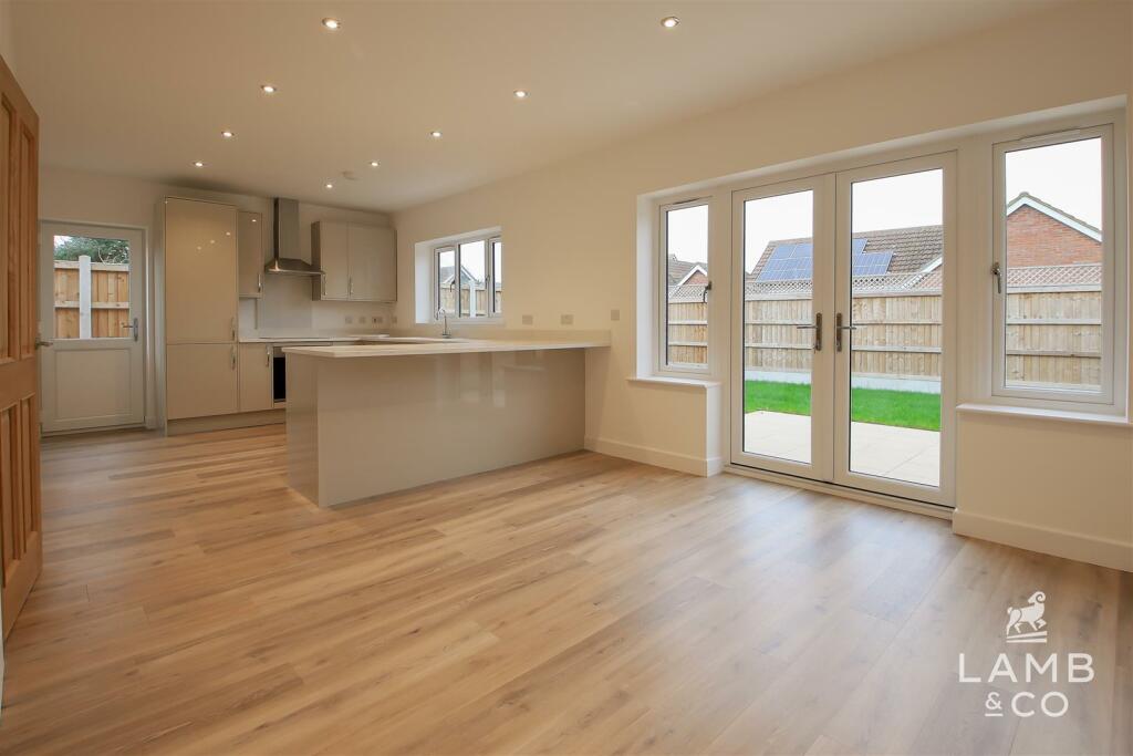 Additional property image - Turpins Lane, Kirby Cross, Frinton-On-Sea