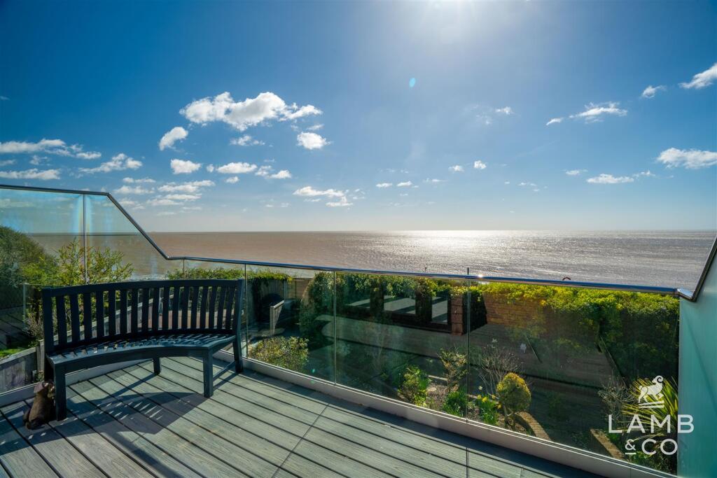 Additional property image - Seafront Position, Walton On The Naze