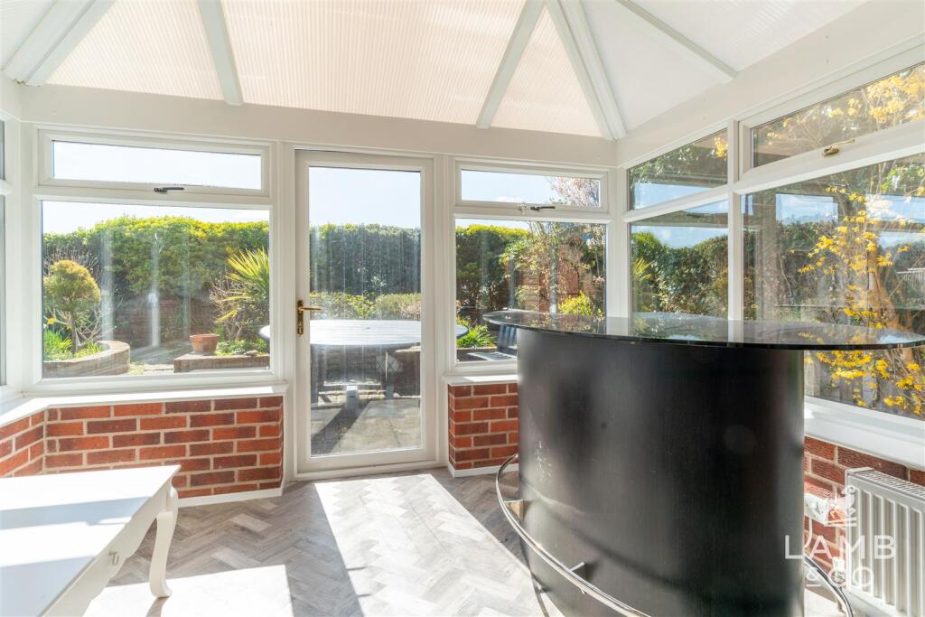 Additional property image - Seafront Position, Walton On The Naze