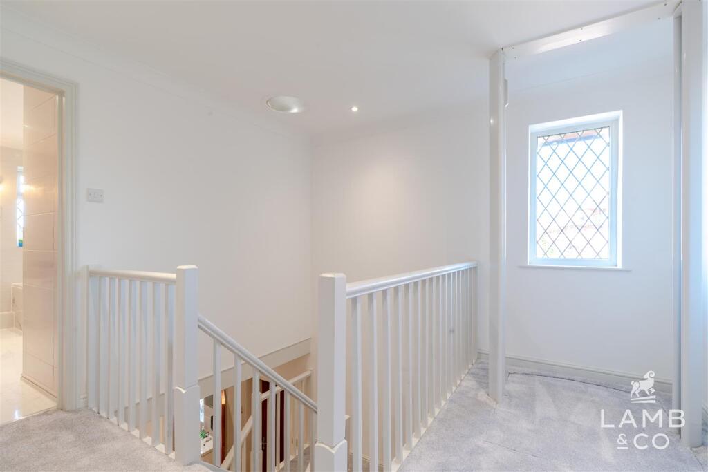 Additional property image - Seafront Position, Walton On The Naze
