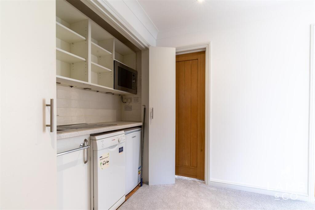 Additional property image - Seafront Position, Walton On The Naze