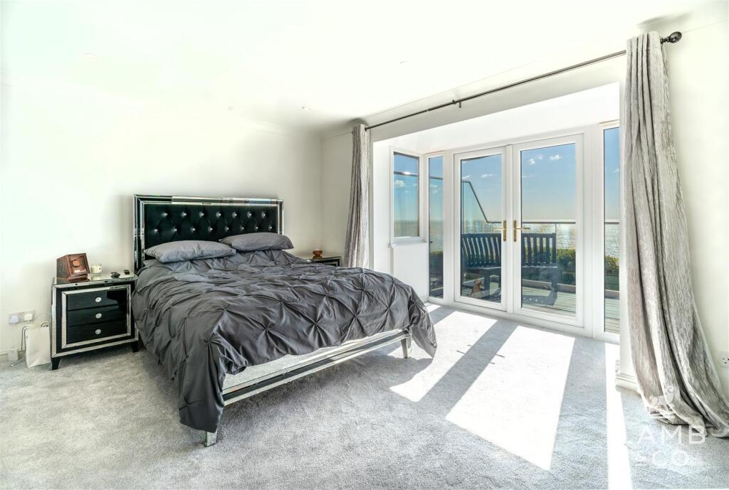 Additional property image - Seafront Position, Walton On The Naze