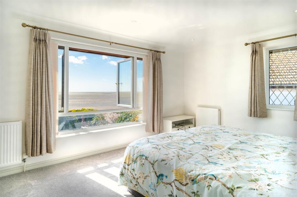Additional property image - Seafront Position, Walton On The Naze