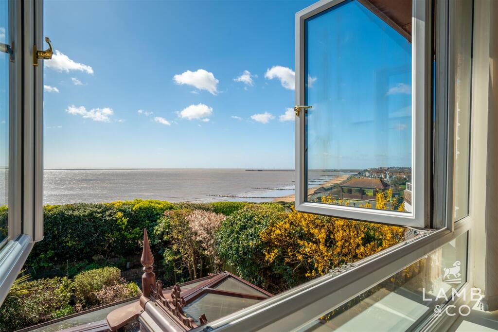 Additional property image - Seafront Position, Walton On The Naze