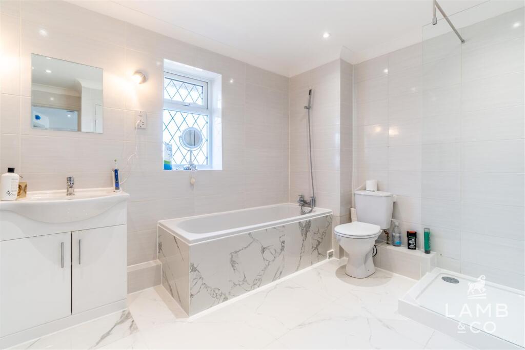 Additional property image - Seafront Position, Walton On The Naze