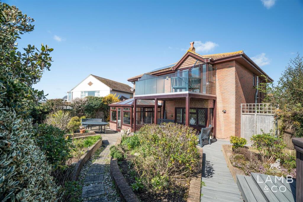 Additional property image - Seafront Position, Walton On The Naze