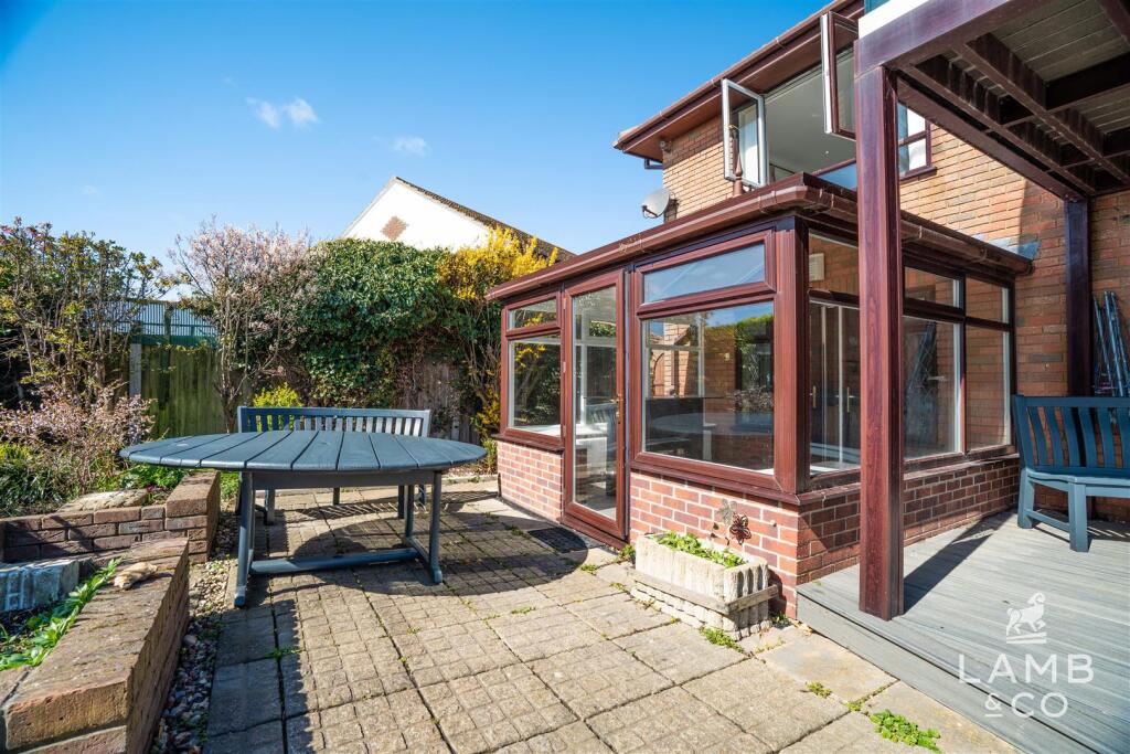 Additional property image - Seafront Position, Walton On The Naze