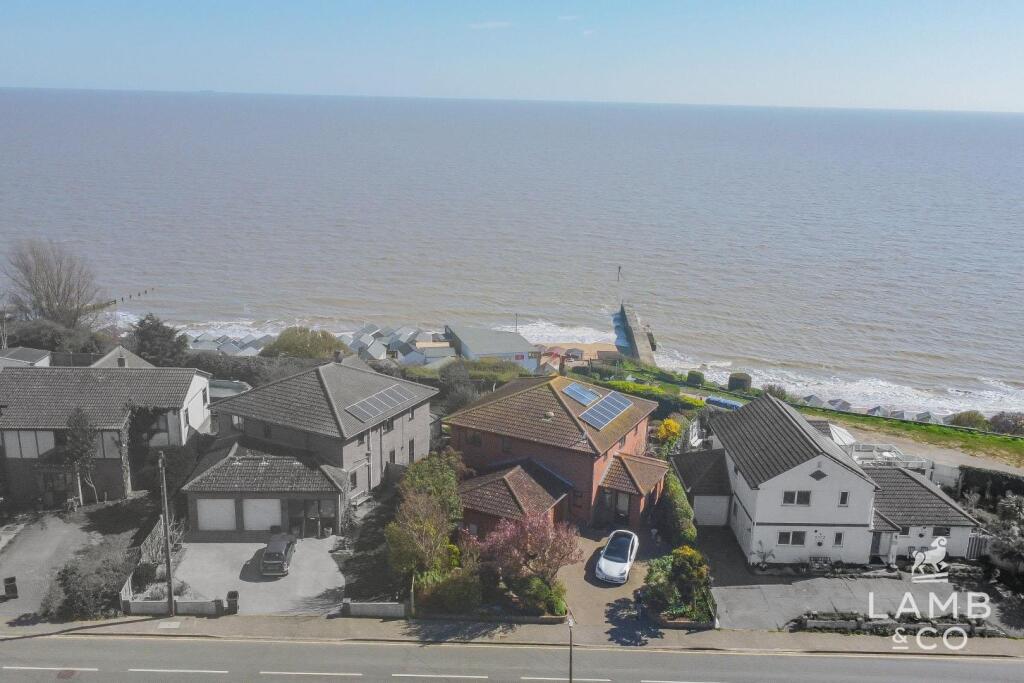 Additional property image - Seafront Position, Walton On The Naze
