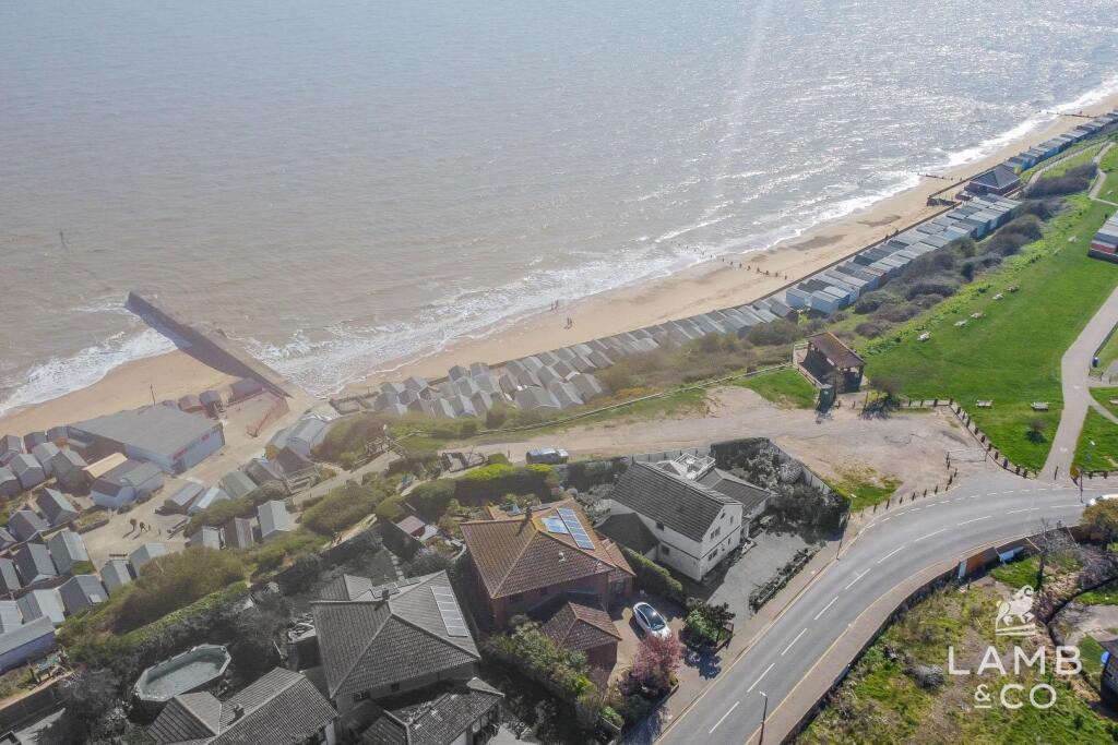 Additional property image - Seafront Position, Walton On The Naze
