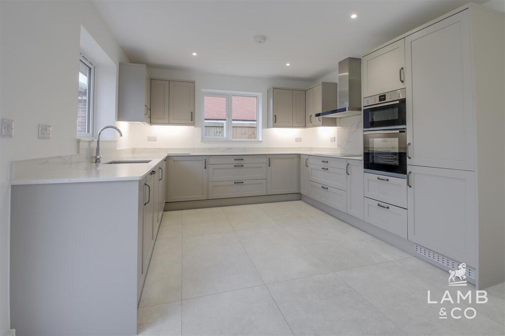 Additional property image - The Meadows, Little Clacton