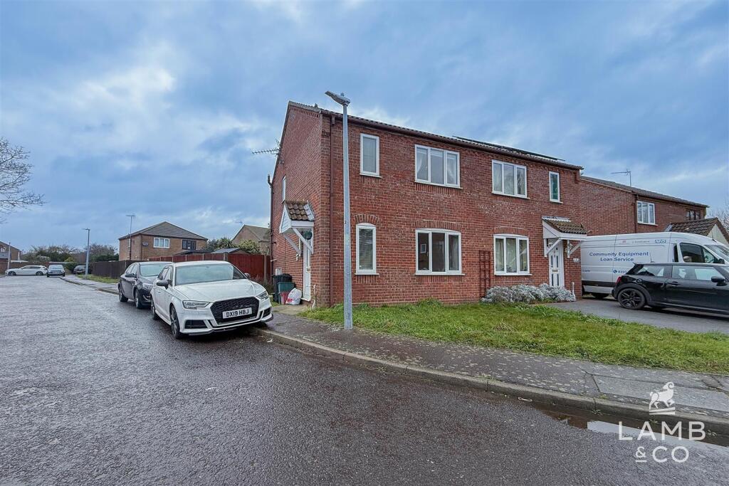 Main image of property: Raeburn Close, Kirby Cross, Frinton-On-Sea